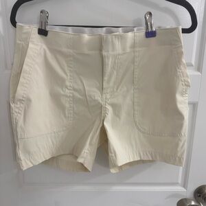 Eddie Bauer women's size 4 lightweight hiker shorts in a cream